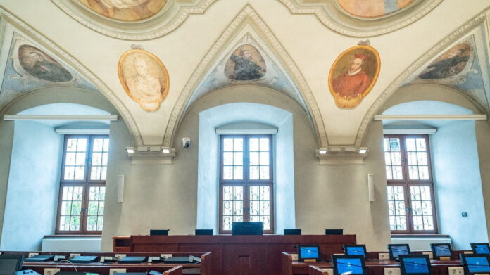 sala sesyjna, freski fot. UMP