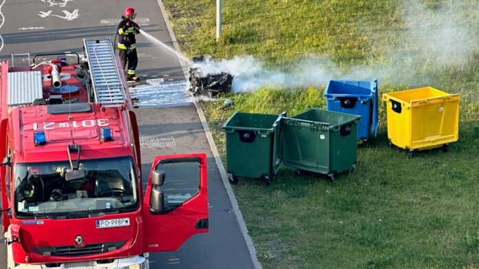 pożar pojemników nad Wartą fot. A. Rataj