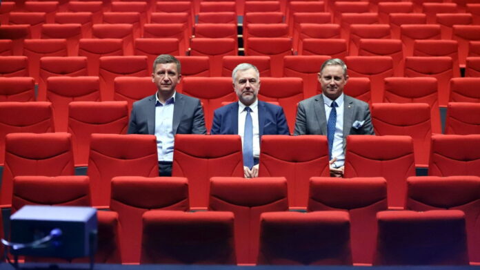 Dariusz Grodziński, drektor CKiS w Kaliszu, marszałek Marek Woźniak i radny Andrzej Pichet fot. UMWW