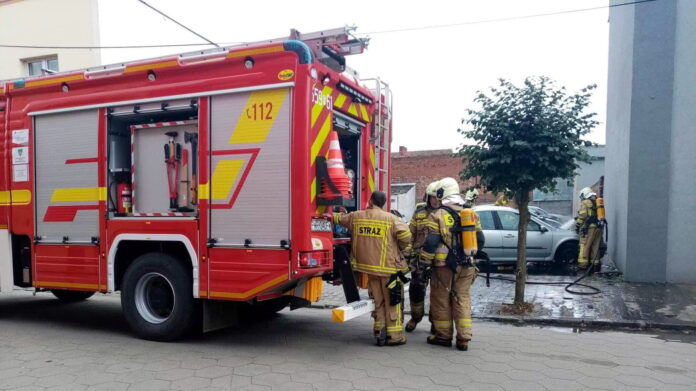 pożar samochodu fot. OSP Pyzdry