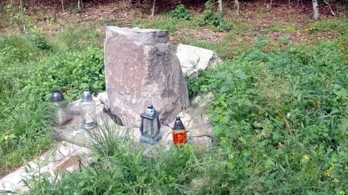 zniszczony pomnik fot. UG Kuślin