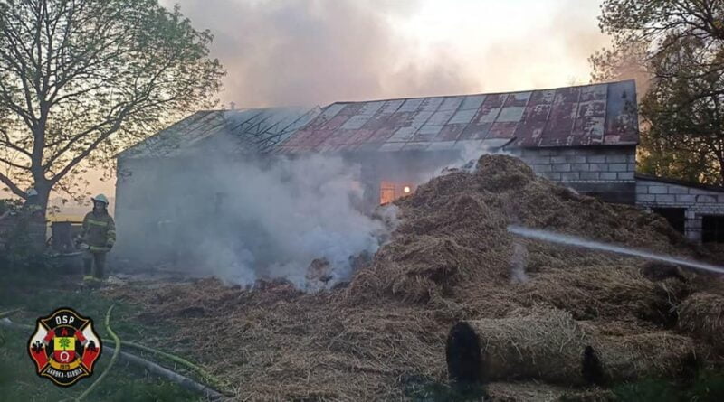 pożar stodoły, Połajewko fot. OSP KSRG Sarbka-Sarbia