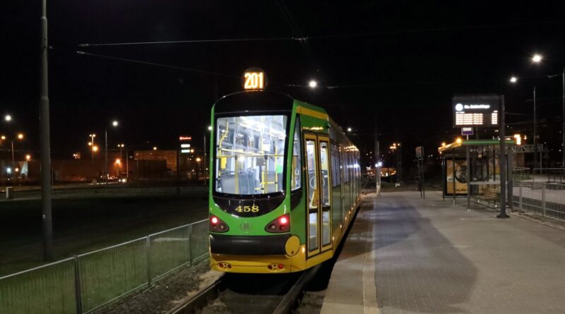 nocny tramwaj nr 201 fot. ZTM