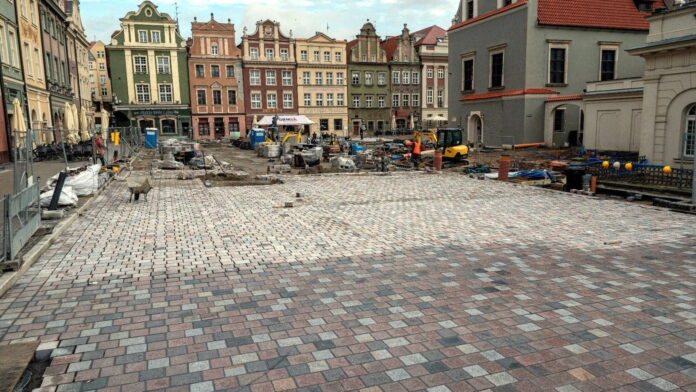 nowa nawierzchnia, Stary Rynek fot. UMP