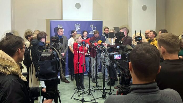 Bogumiła Kaniewska, Dariusz Wieczorek na konferencji prasowej fot. UAM