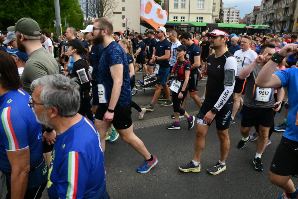 PKO Poznań Półmaraton: Tłumy entuzjastów biegania na ulicach miasta (ZDJĘCIA)